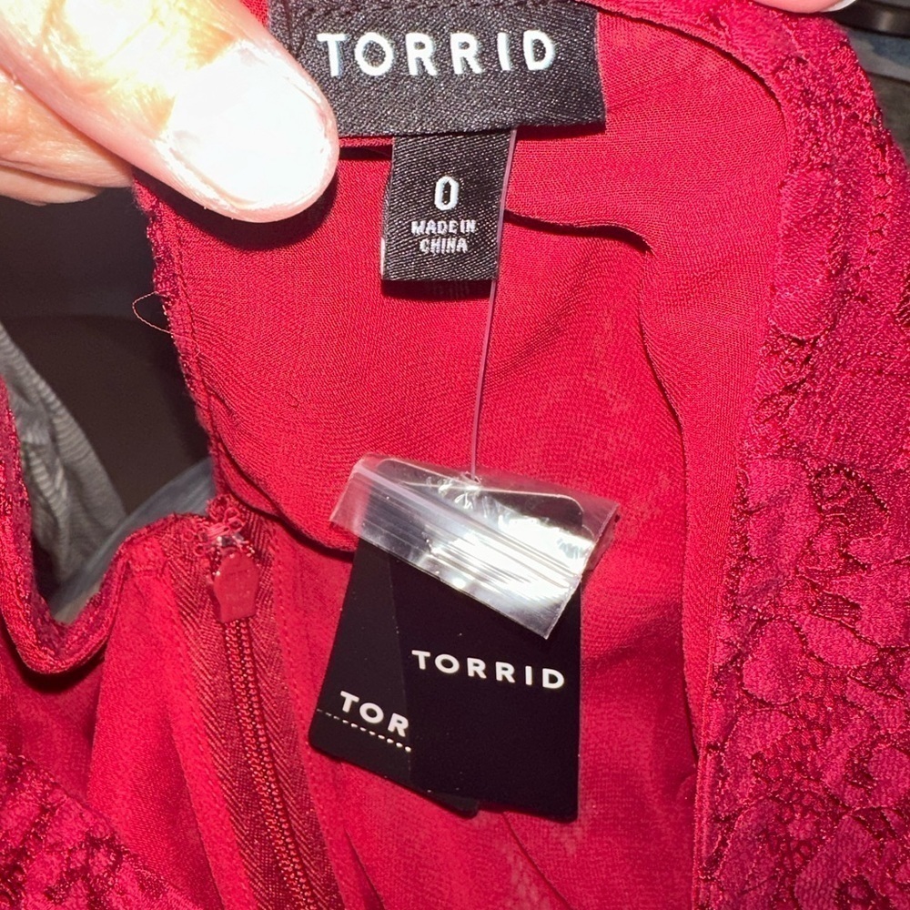 Torrid Lace Puff Sleeve Peplum blouse size 0 or Large - Picture 9 of 10